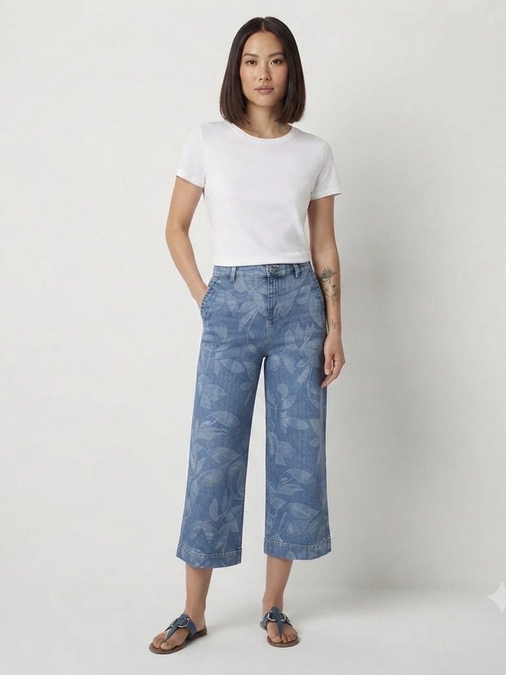 Liz Claiborne Womens Straight Mid Rise Cropped Pant
